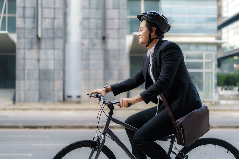 【改正道路交通法】自転車の「ながらスマホ」と「飲酒運転」が厳罰化！ルールと罰則を徹底解説